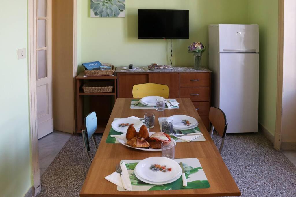 Palazzo Vitrano - Tourist Apartment Aeroporto di Catania Fontana Rossa Esterno foto