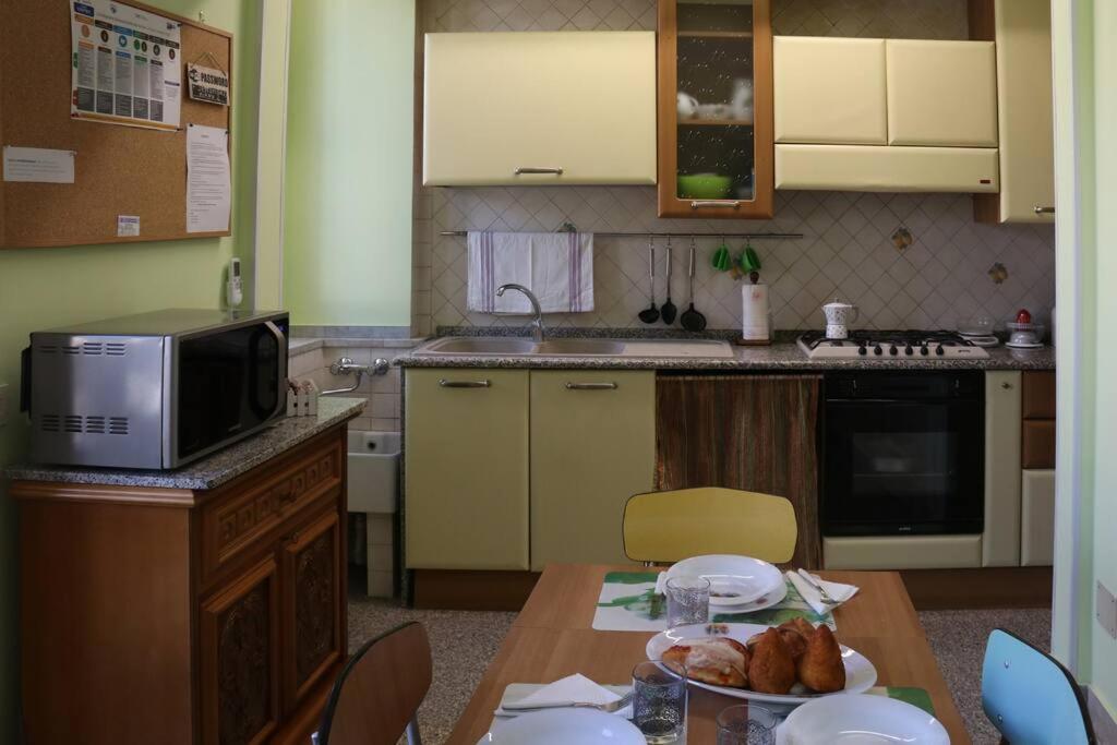 Palazzo Vitrano - Tourist Apartment Aeroporto di Catania Fontana Rossa Esterno foto